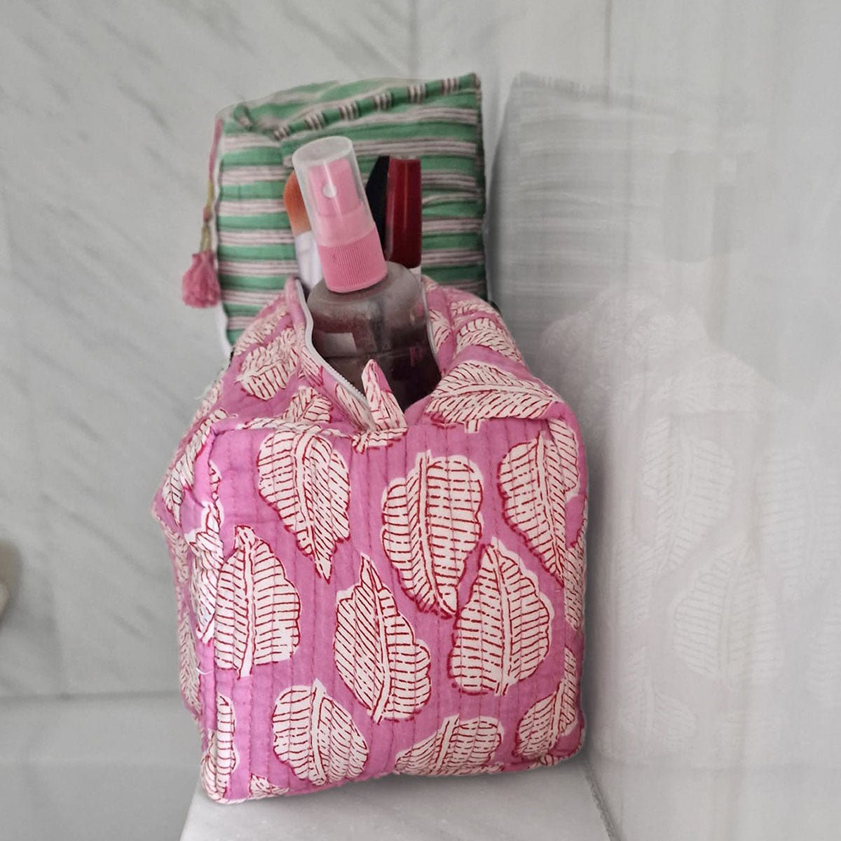 Handgemachte Kosmetiktasche "P. Harleen"